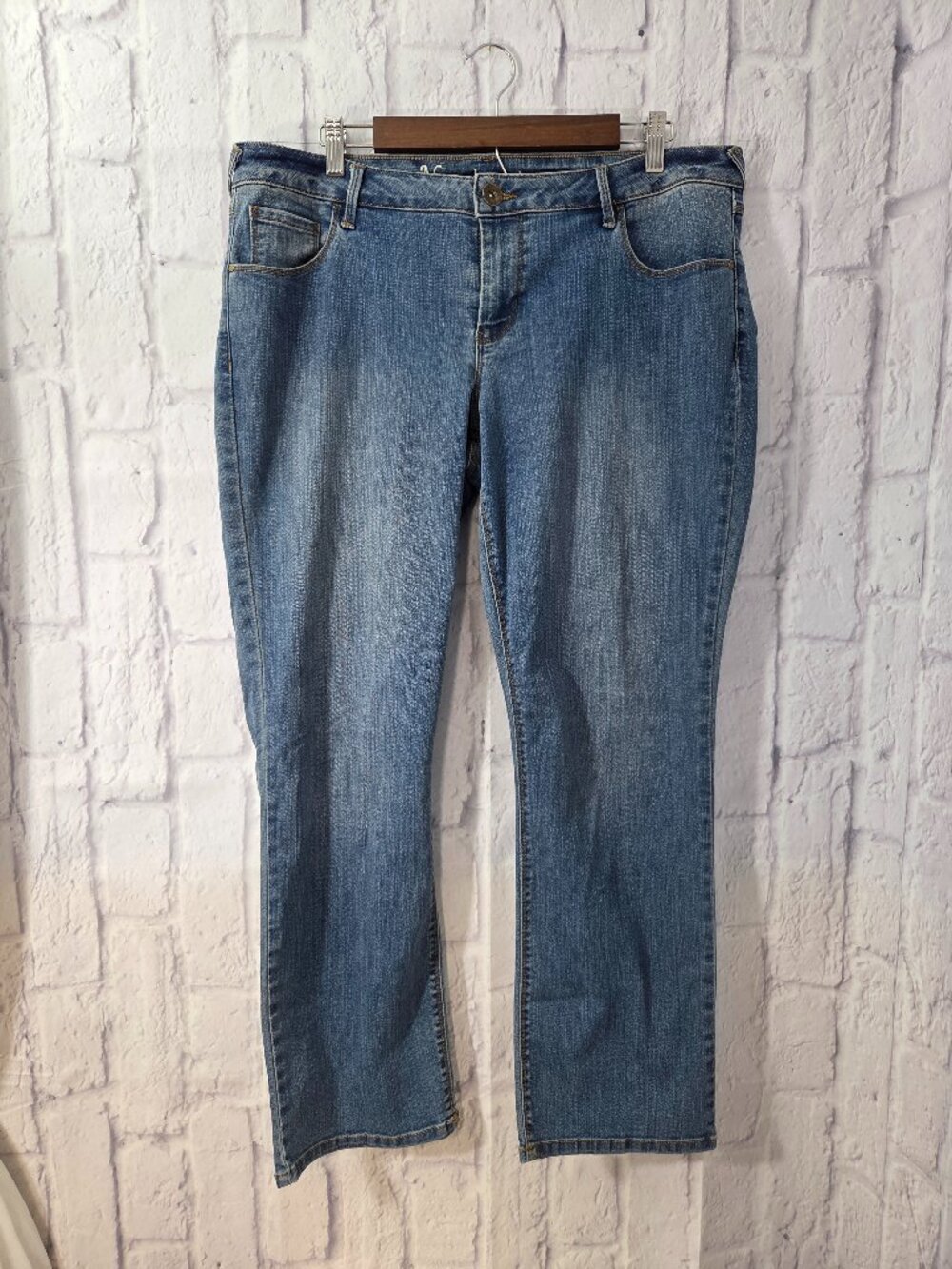 Natural Reflections Cabela's 16P Medium Wash Denim Blue Mid Rise Bootcut Jeans